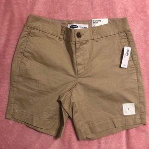 Khaki Old Navy Everyday Short size 2